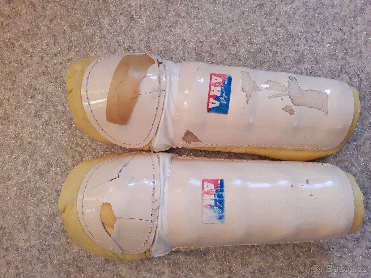 Dětské hokejové holeně