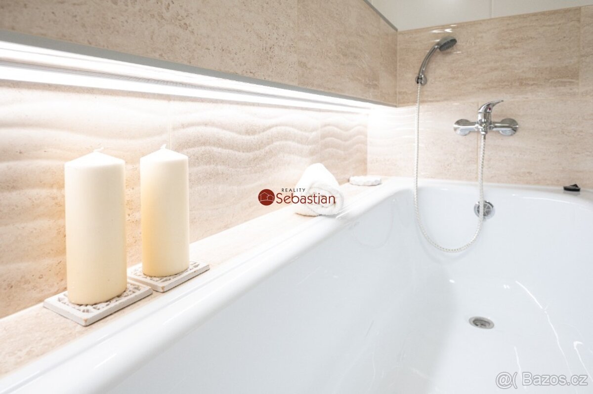 Pronájem bytu 2+1 v ulici A.Sochora v Teplicích (1003)