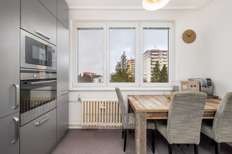 Modernizovaný příjemný byt 2+1 s balkonem v žádané lokalitě
