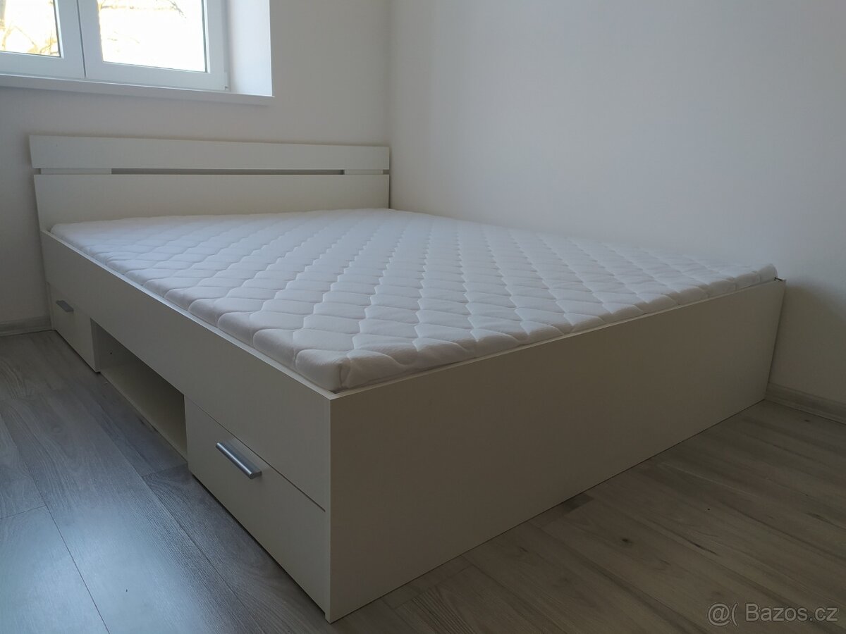 Postel multifunkční s roštem v rámu a matrace NOVÁ