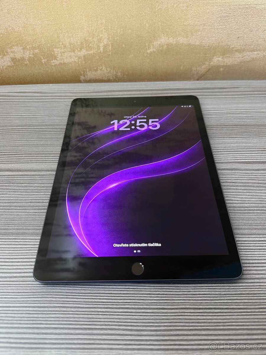 Apple iPad 7 32GB Space Gray, top stav