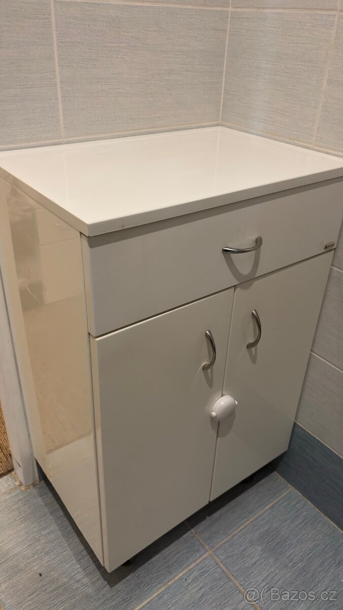 Koupelnová skříňka Keramia + ZDARMA umyvadlo a skříňka