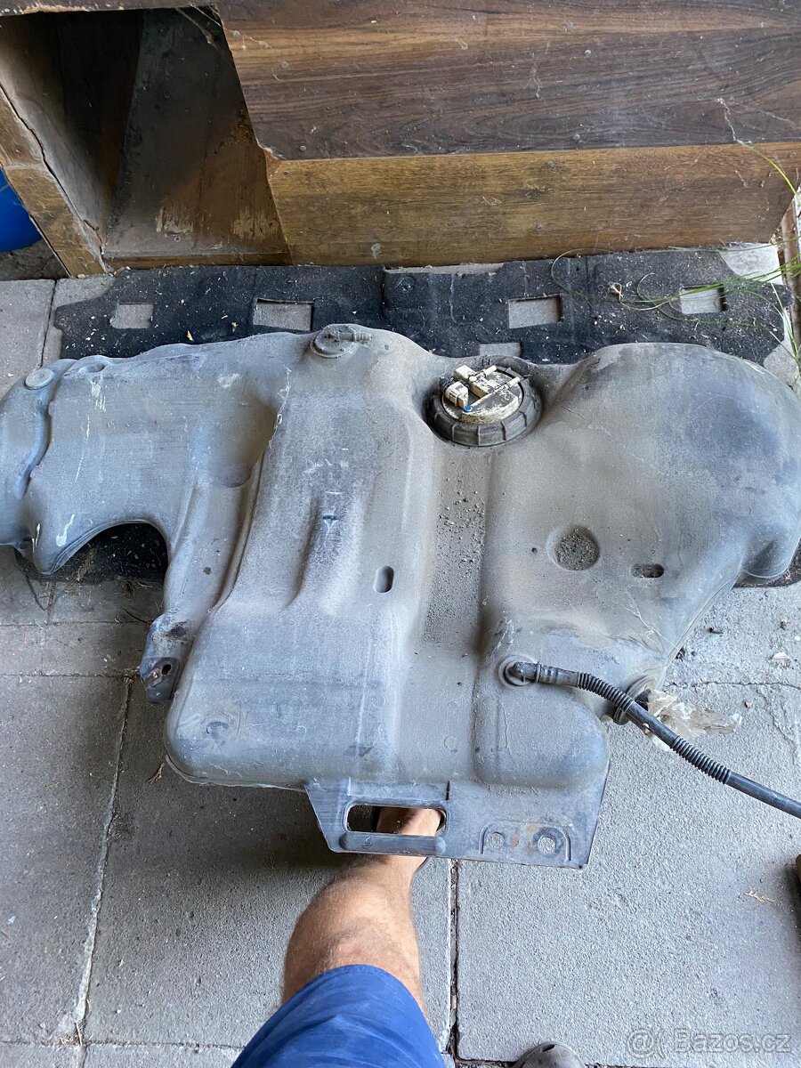 Renault Laguna II, kombi, nádrž - nafta