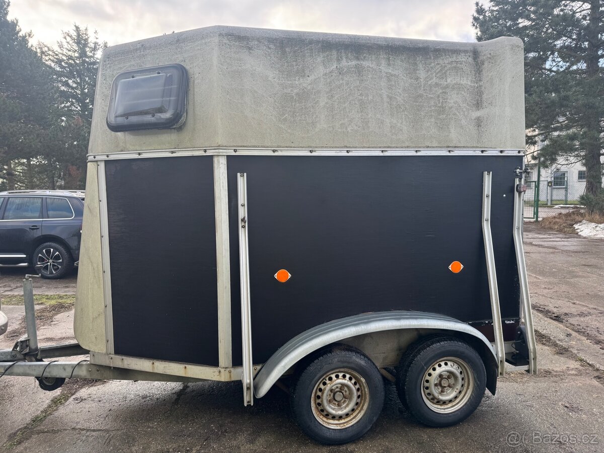 Prodám přepravník na dva koně