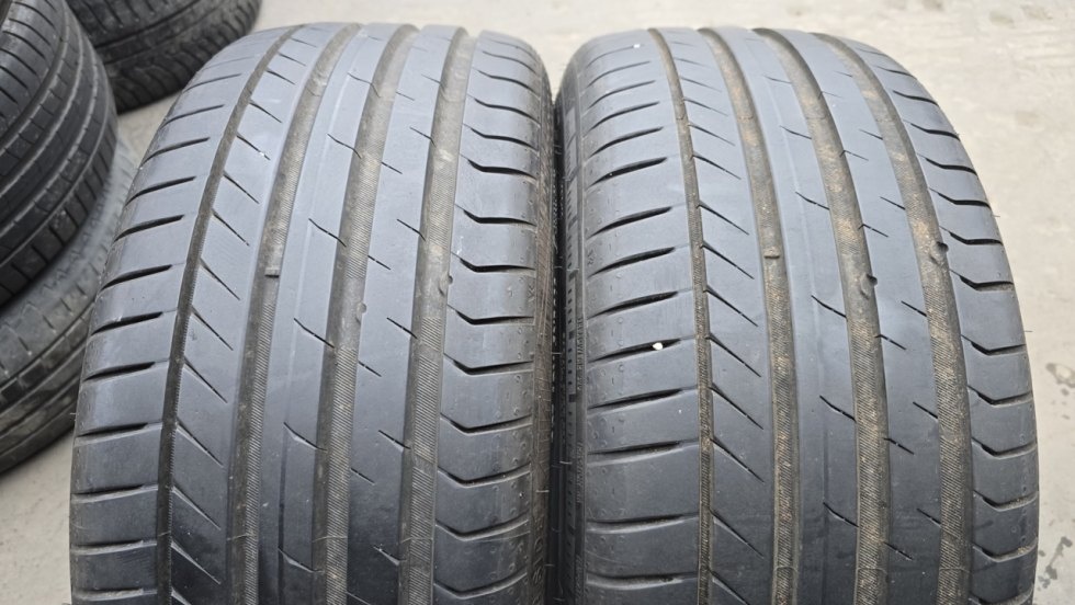 Letní pneu 225/40/18 Vredestein