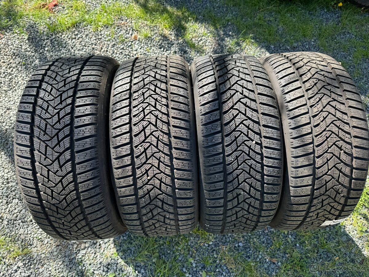 Zimní pneu 235 45 18 Dunlop zánovní