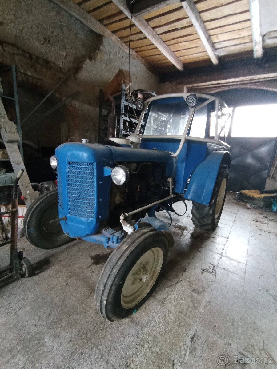 Prodám historický Traktor Super.