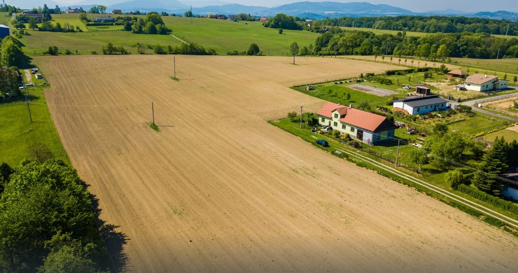 Travnaté porosty, orná půda, nad 5tis m2, nabídněte ke koupi