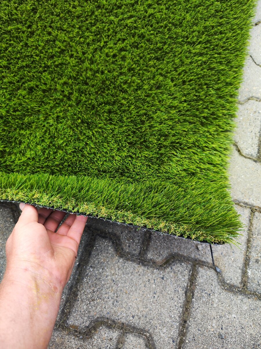 Umělý trávník výška 35mm za krásnou cenu 290 Kč/m²