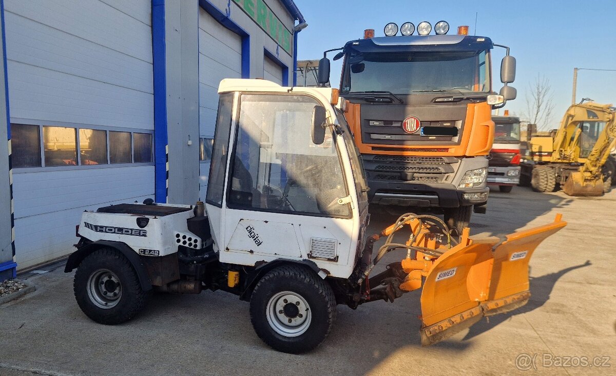 Predám komunálny traktor Holder 4x4