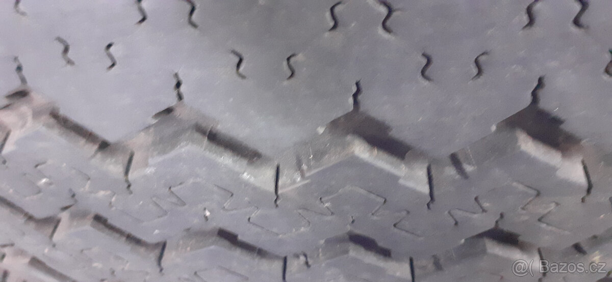 Dodávkové pneu Michelin XC Camping 215/70 R15 C