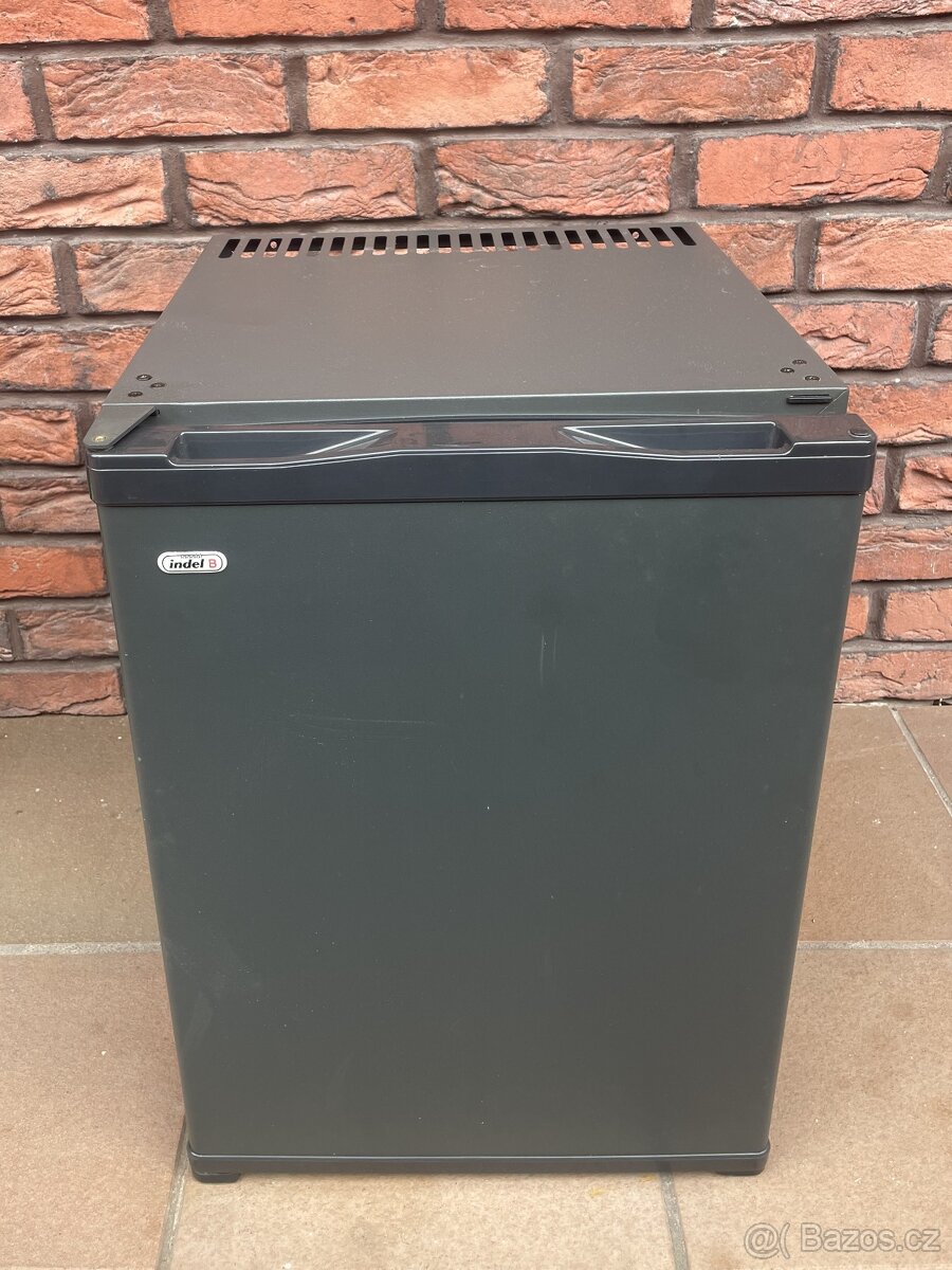 Lednice indel B – Minibar 40l