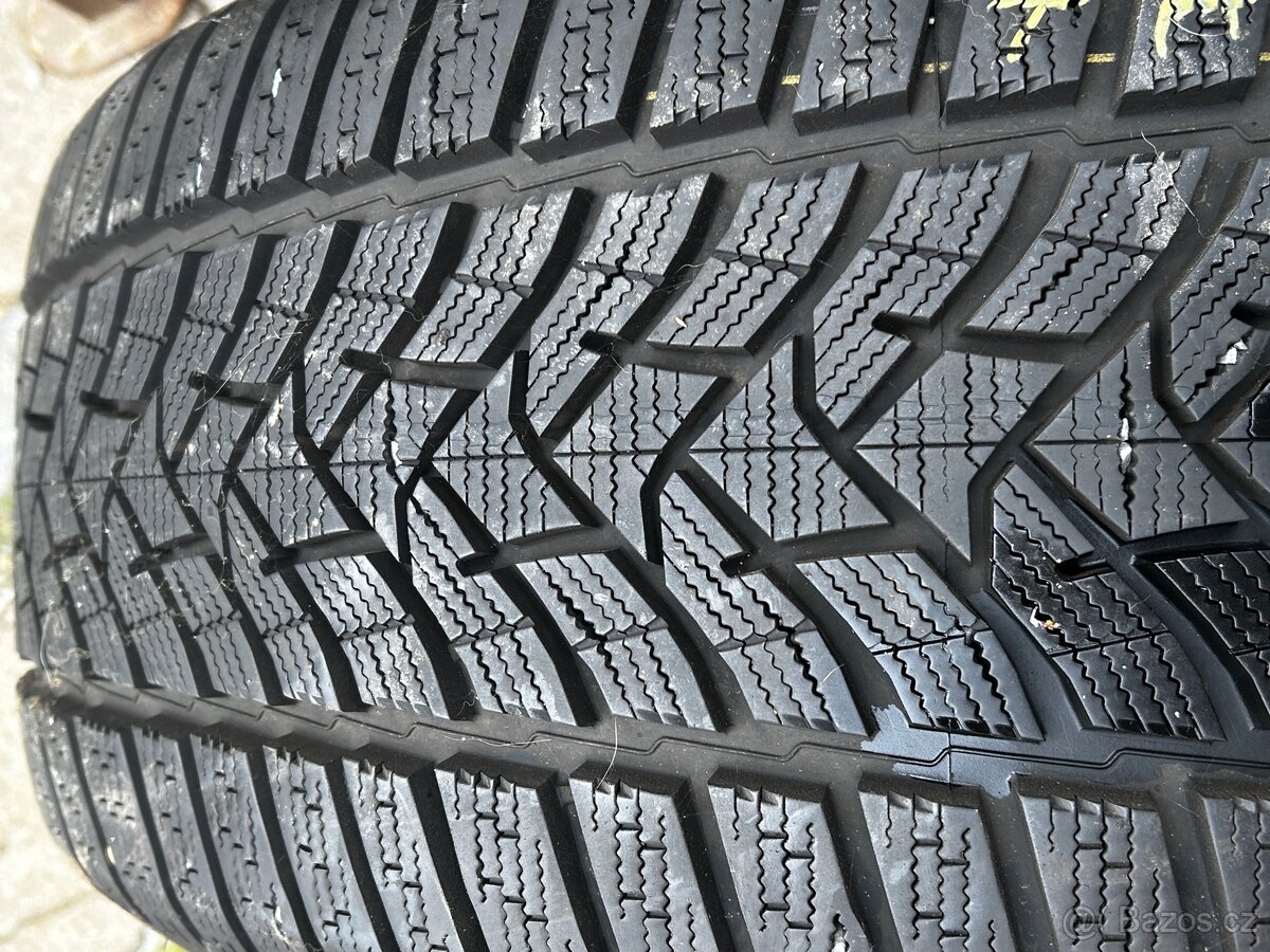 Pneumatiky 255/40R19