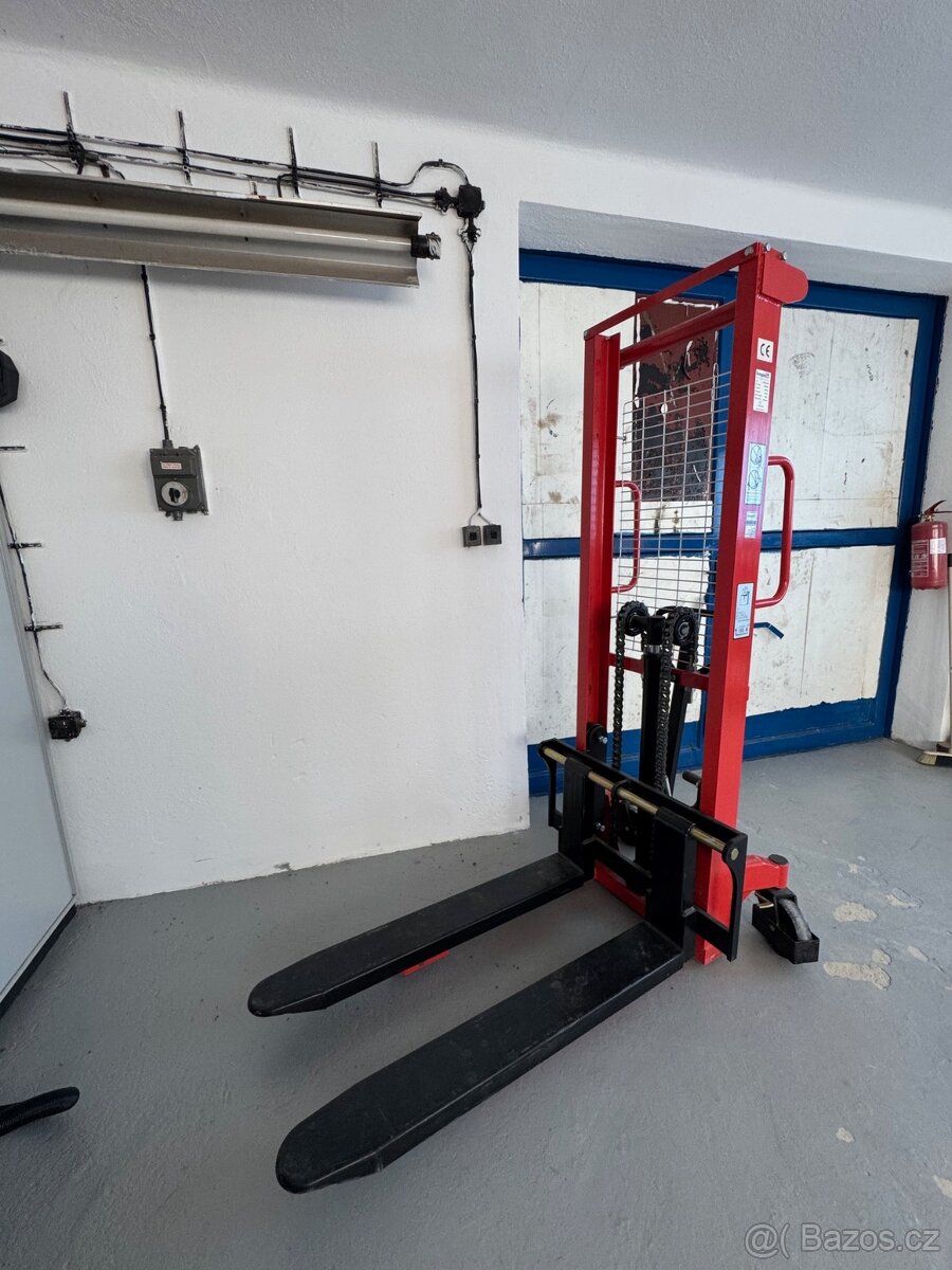 Vysokozdvižný paletový vozík : 2000 kg 1600 mm zdvih, 1