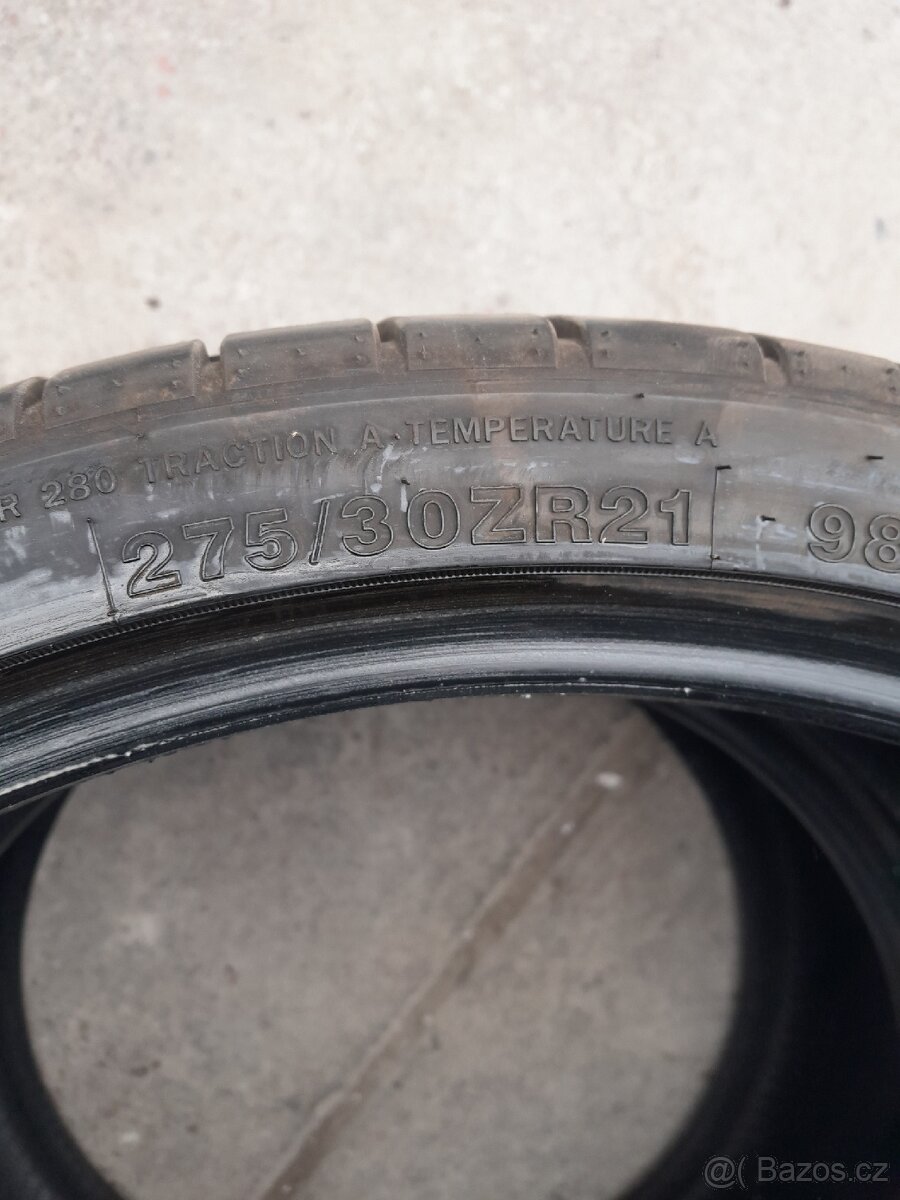 Letní 275/30 r21