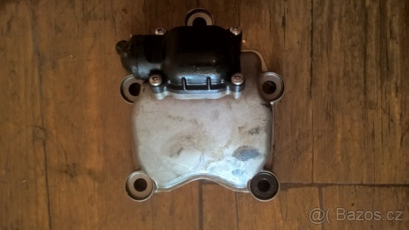 piaggio 250-300 víko ventilu