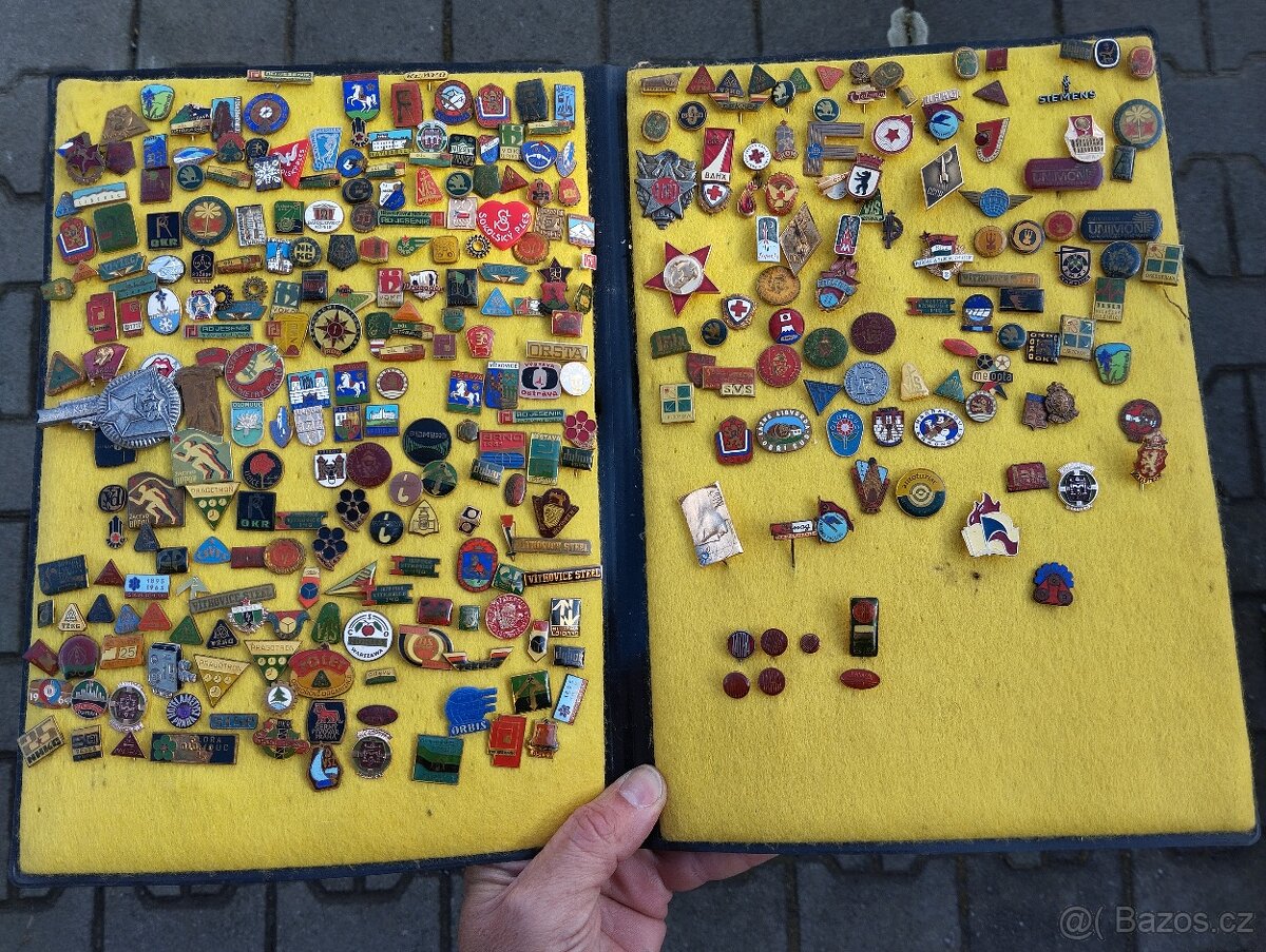 Velmi staré odznaky, Karlštejn, Jawa, Baník Ostrava a jiné.