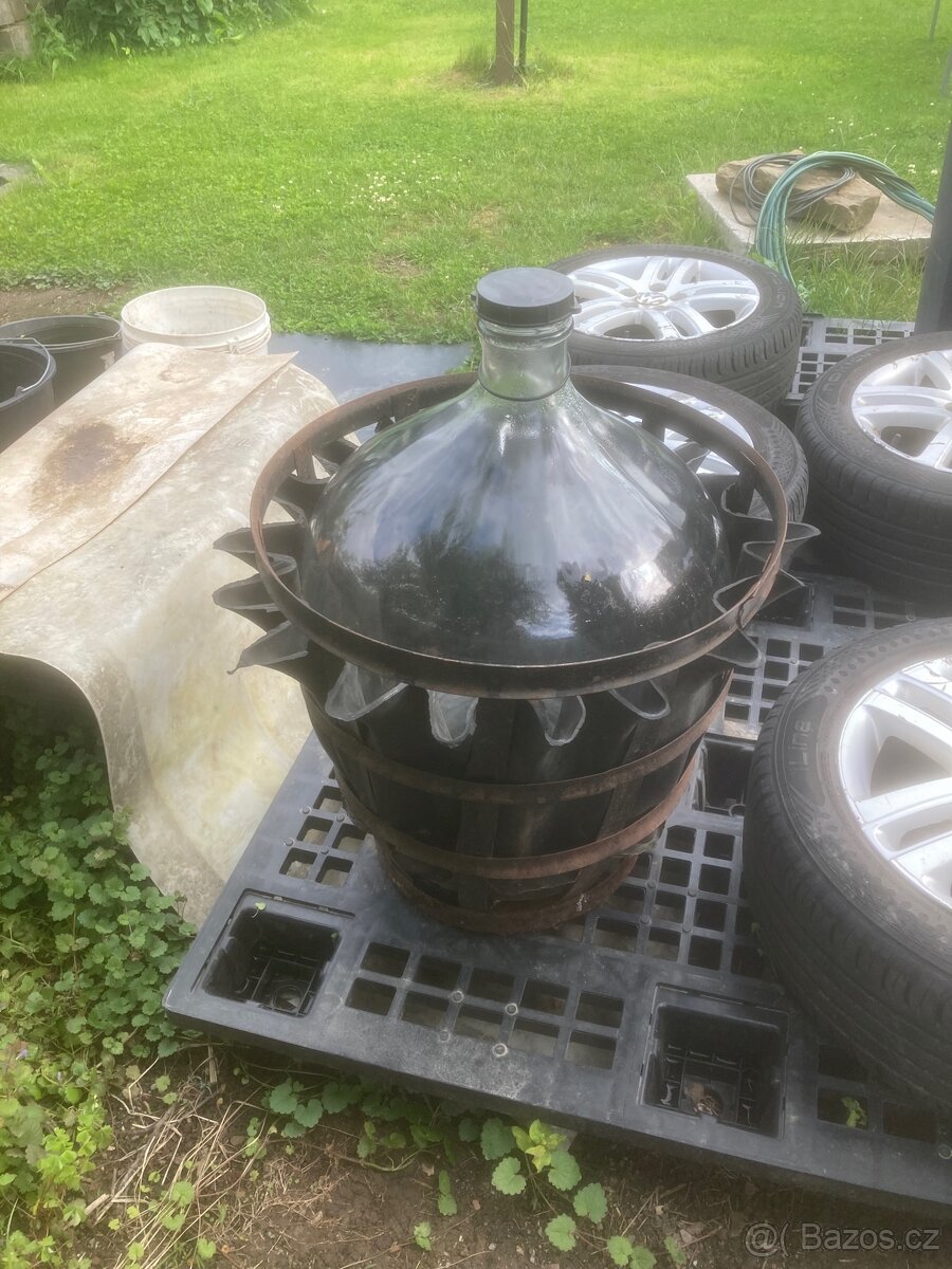 Demižony 50 l.