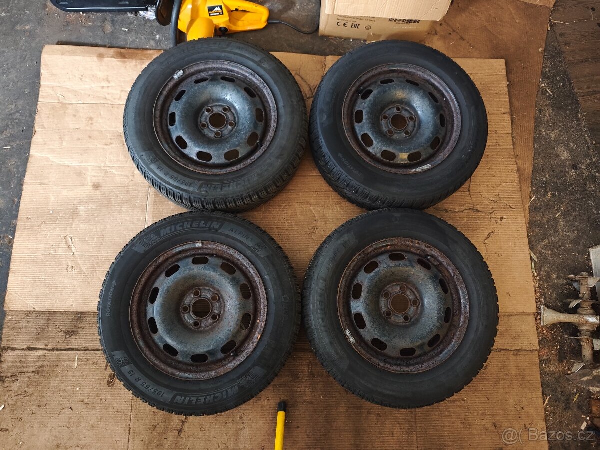 Zimní sada 7mm - Pneu 195/65 R15 - Plechové disky 5x100 R15