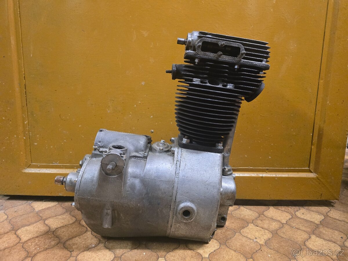 Motory Praga 350