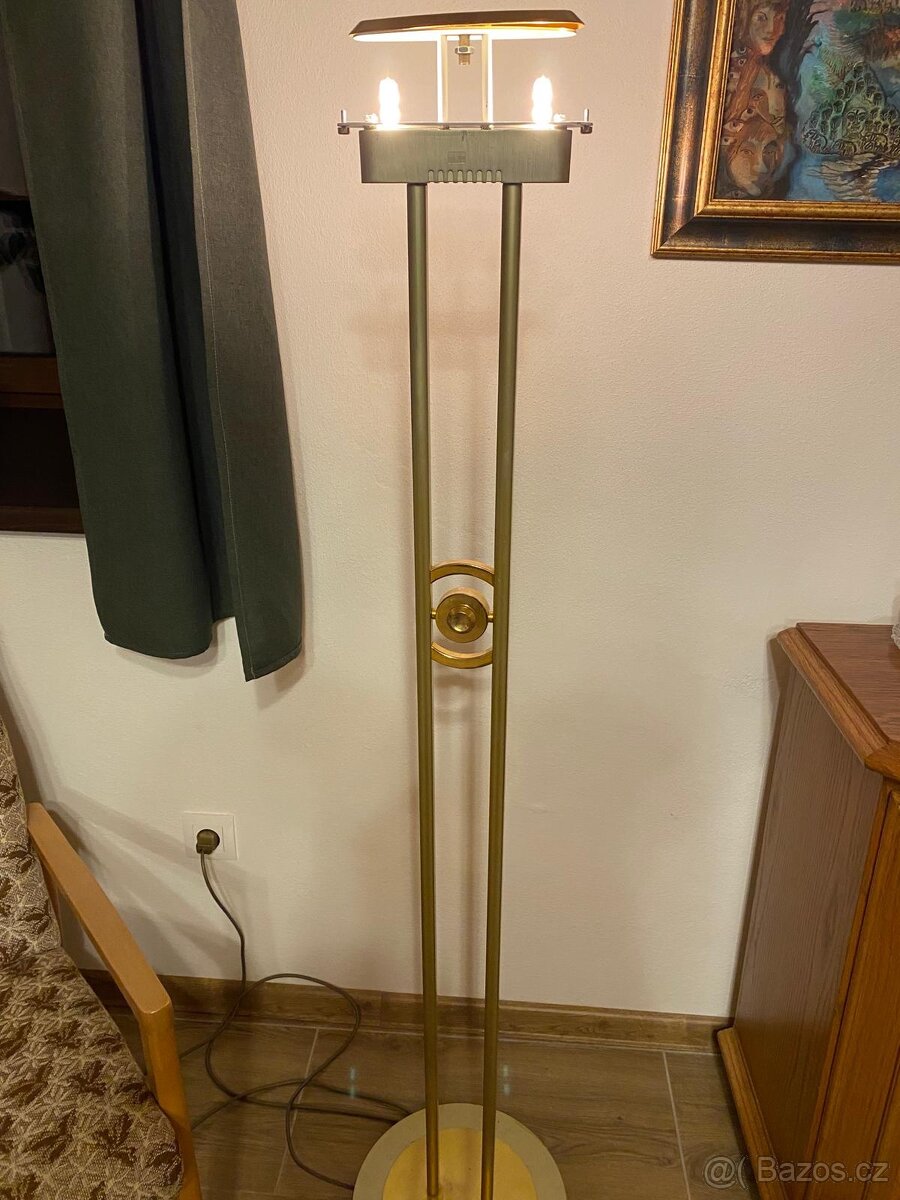 Poptávám skleněnou část lampy