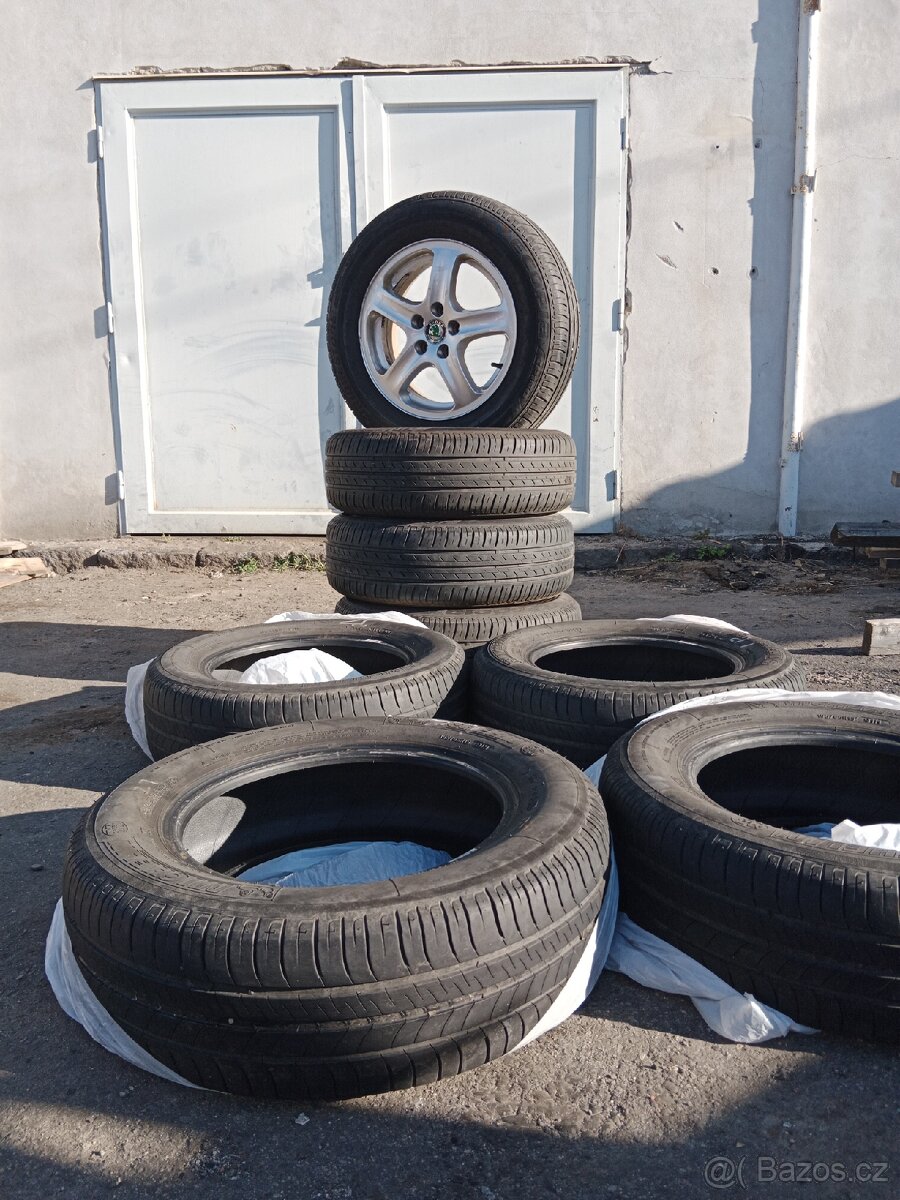 Letní pneumatiky 195/65 R15 8 ks a ALU disky Škoda Octavia 1