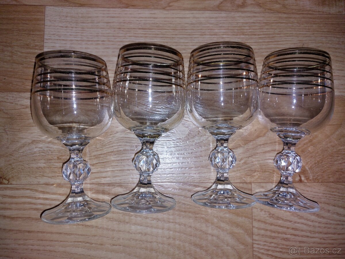 krájecí kolečko, 4 x skleničky na víno