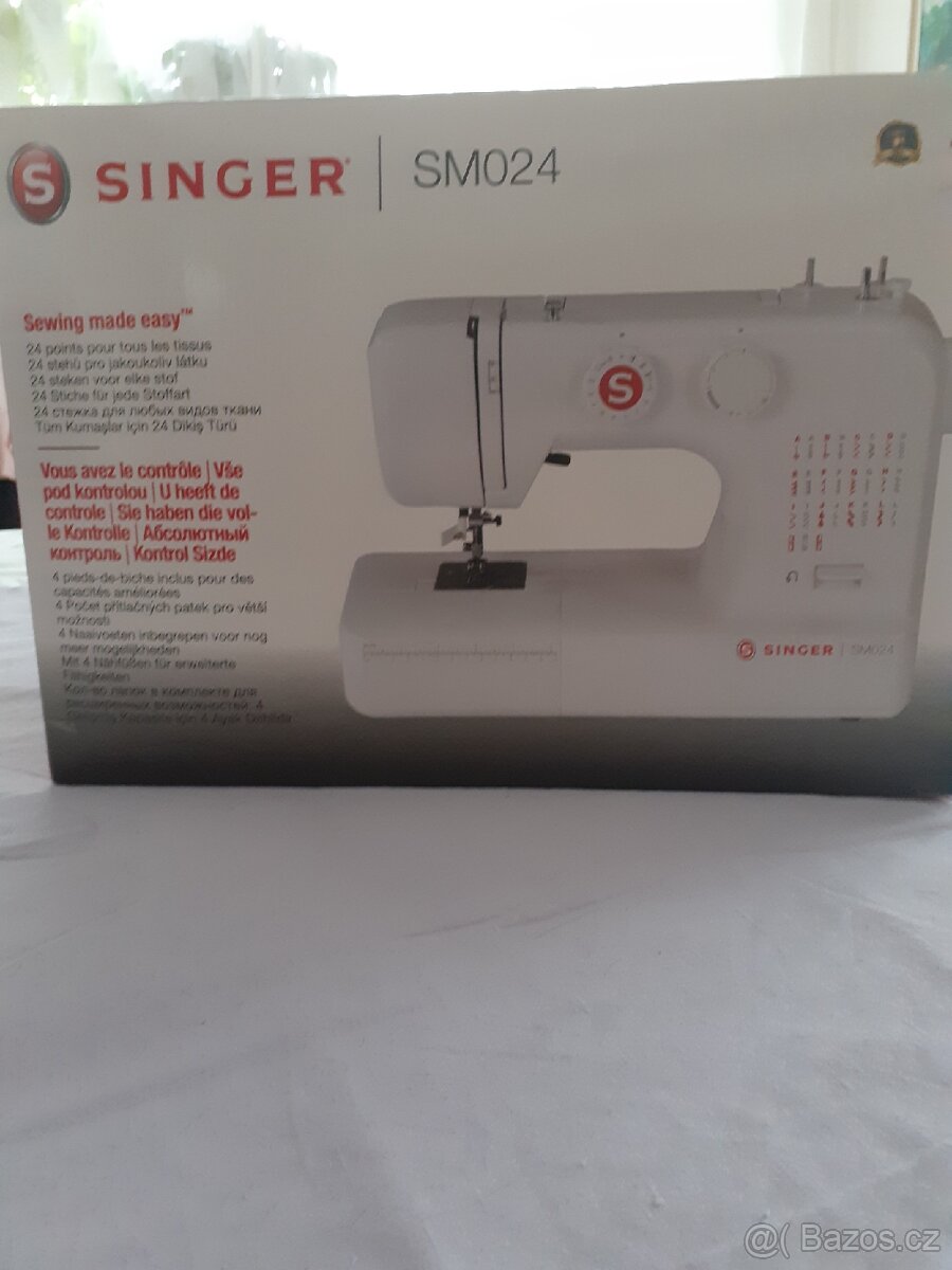 Šicí stroj, značka SINGER SM024 - RD.