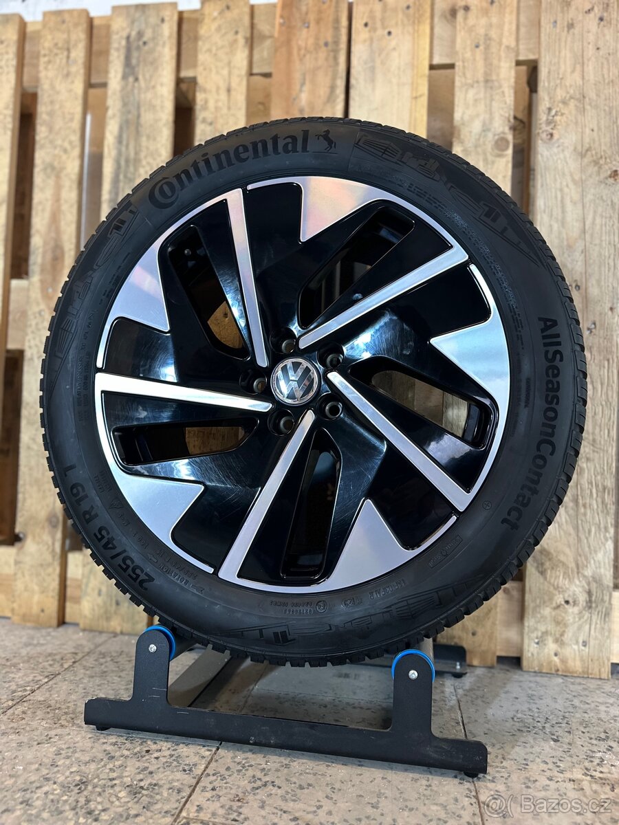 Alu kola 5x112 r19 s pneu (zr31)