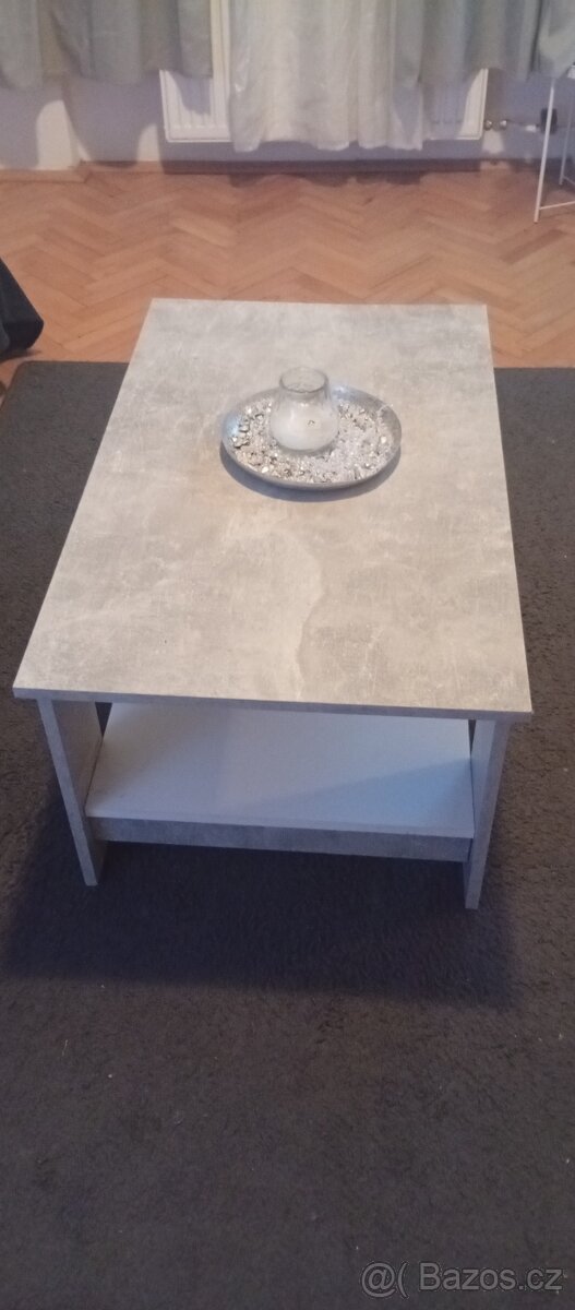 Konferenční stolek