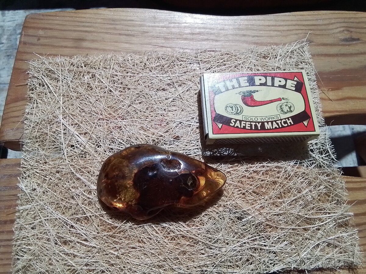 Jantar, minerály, minerál