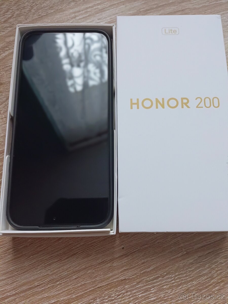 Prodám telefon honor 200 litle 8gb 256gb nový