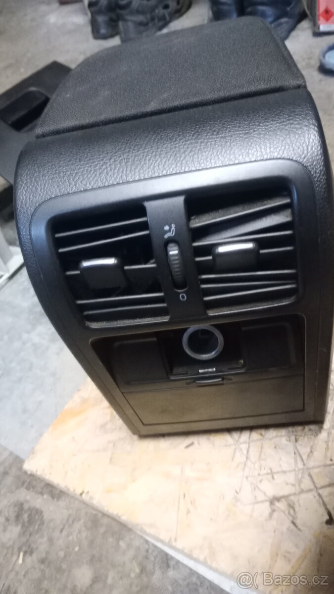 Loketní opěrka WV Passat B 6