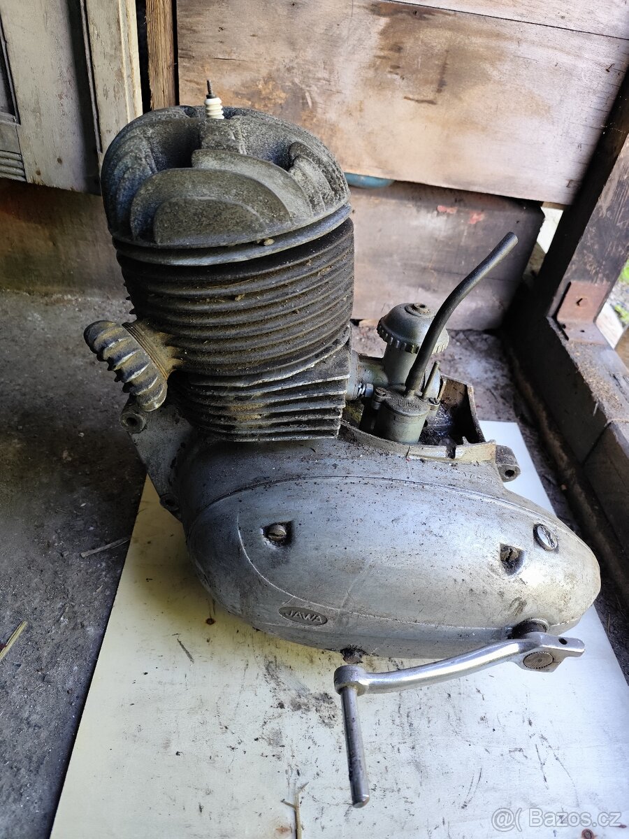 Jawa 250 353 motor