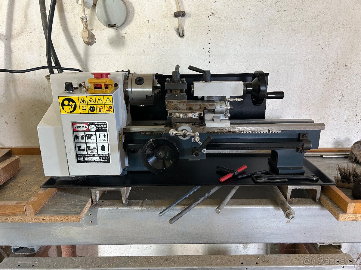 Stolní soustruh SM-300E