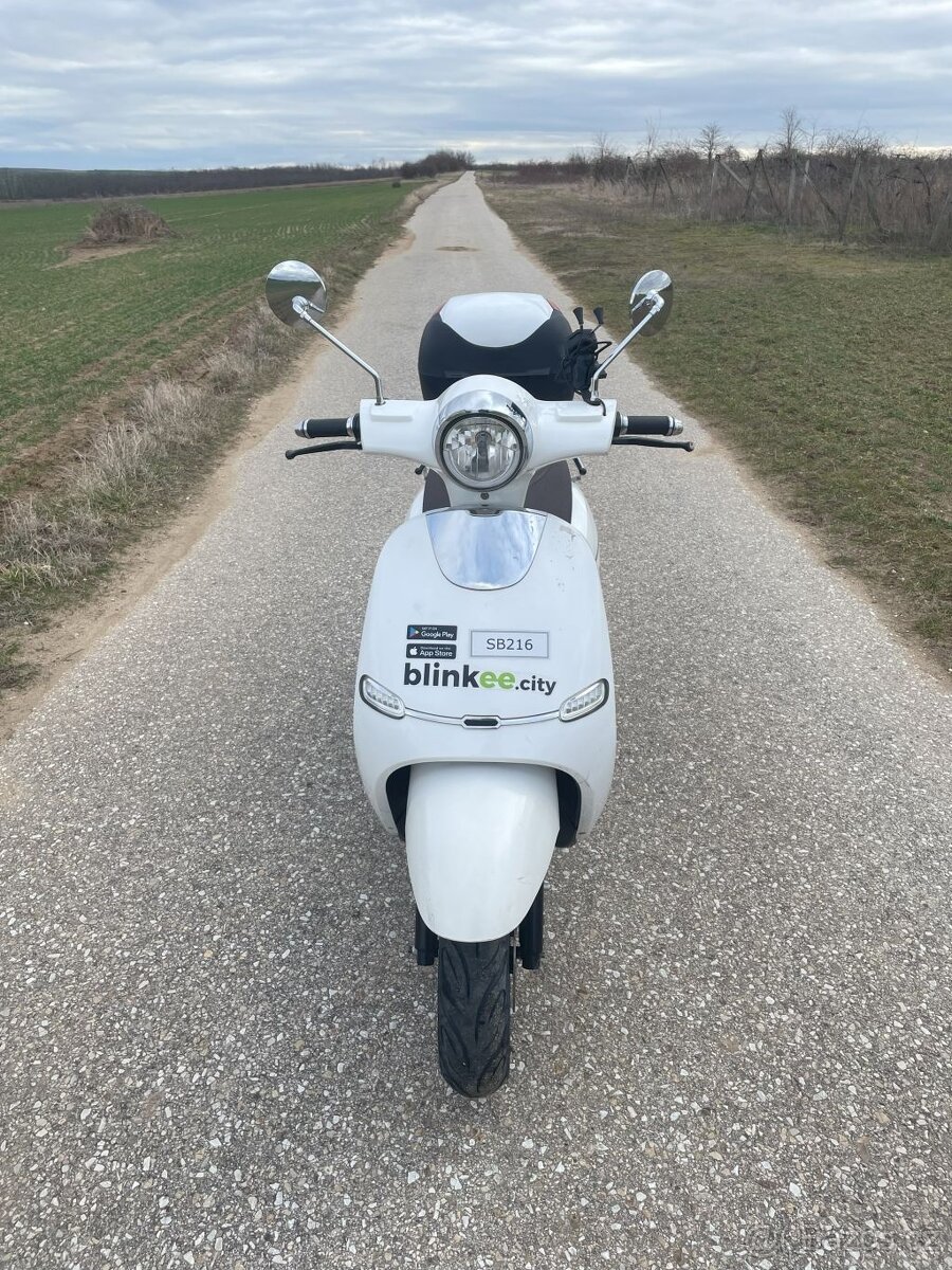 Elektrický skůtr blinkee.city nebo hecht citis