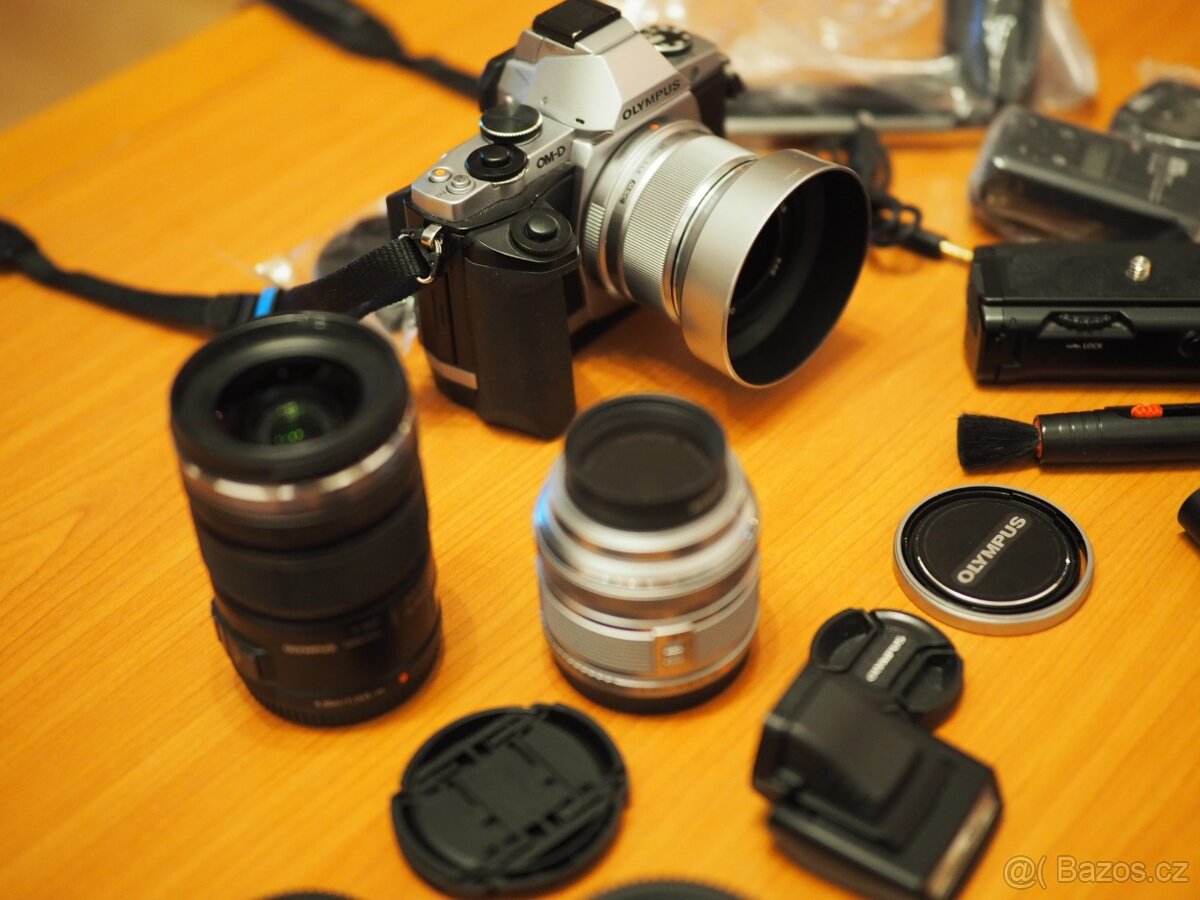 Prodám Olympus OL-E-M5 OM-D + příslušenství