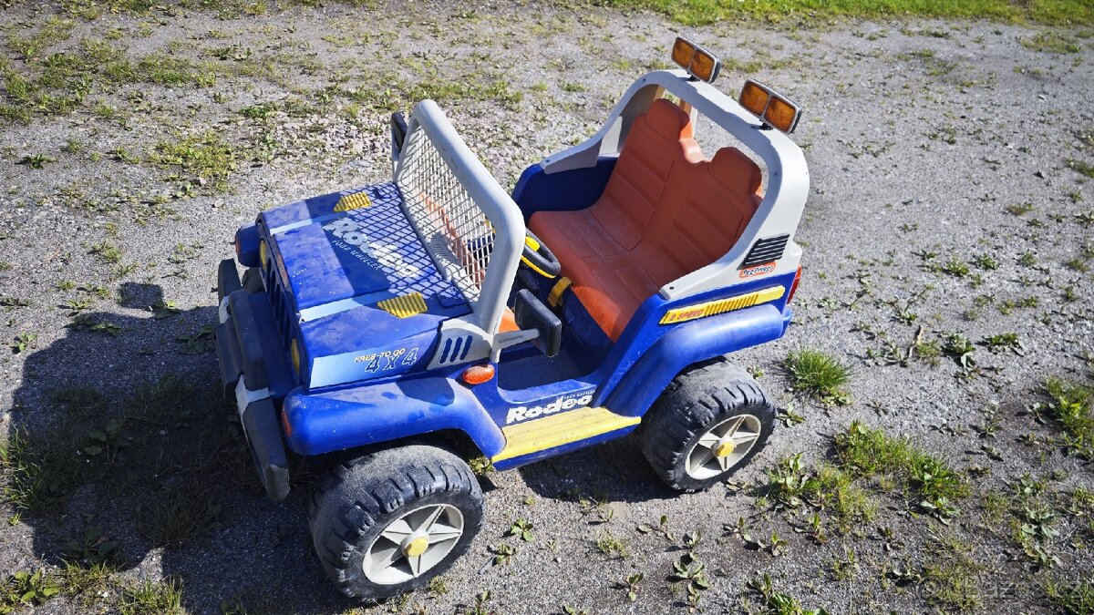 Dětské elektrické autíčko Peg Pérego