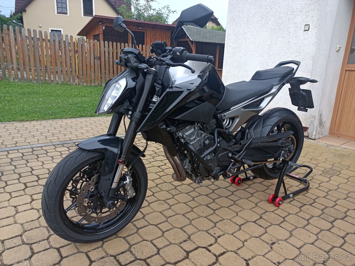 KTM Duke 790