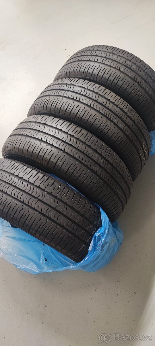 235/55/18 Nexen Roadian CTX, DOT 1822, 7.8mm-6.3mm.
