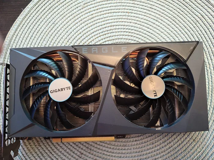 GIGABYTE RTX 3060 12 GB EAGLE OC V perfektním stavu