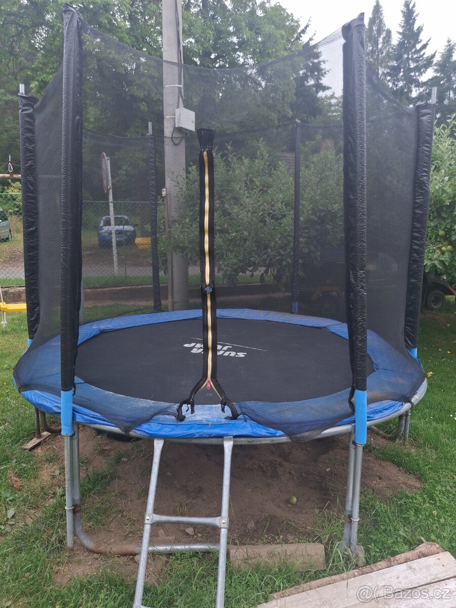 Trampolína