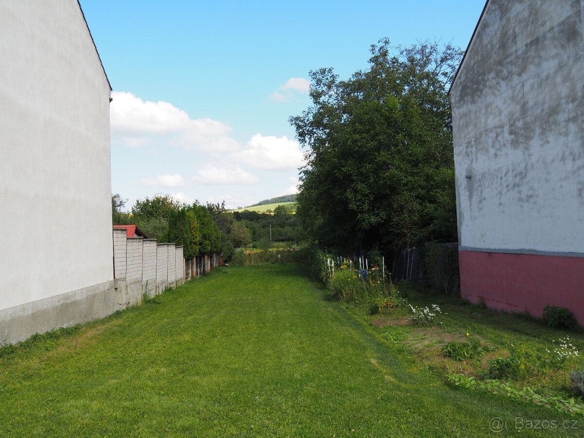 Velká nad Veličkou: stavební pozemek + pole