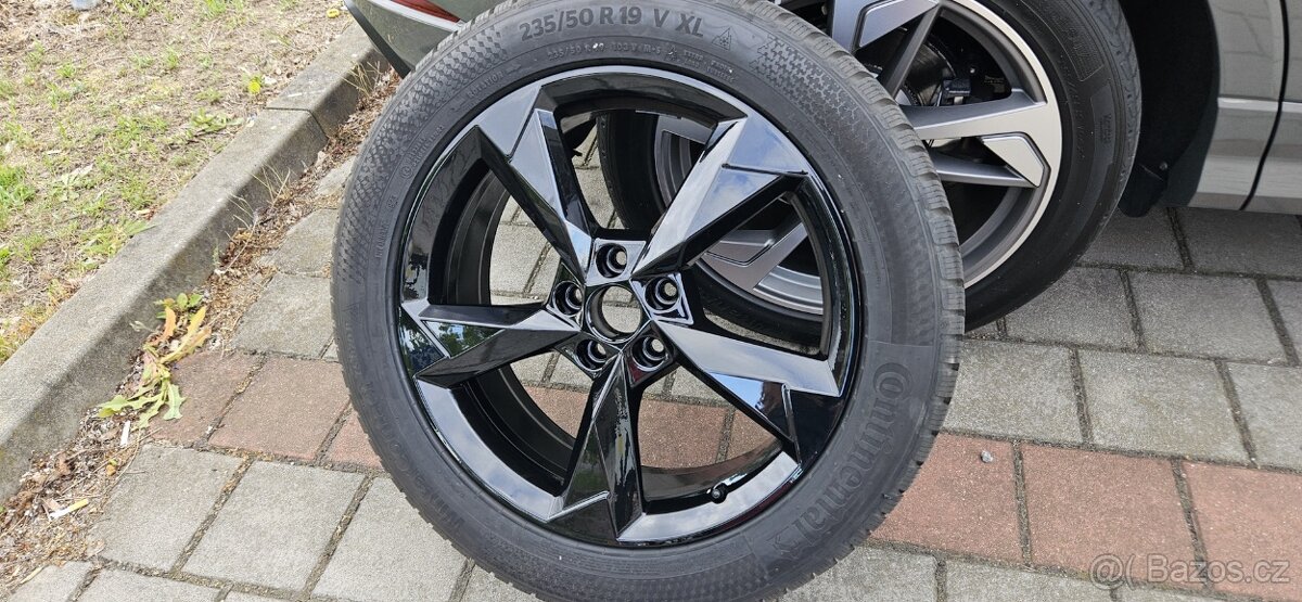 Zimní sada kol Audi Q3 / RSQ3 SUV – 19" Continental