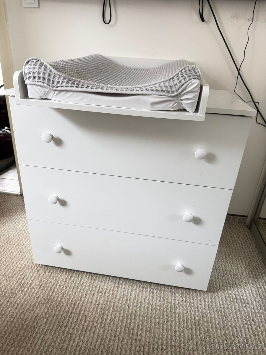 Přebalovací pult a komoda (IKEA)