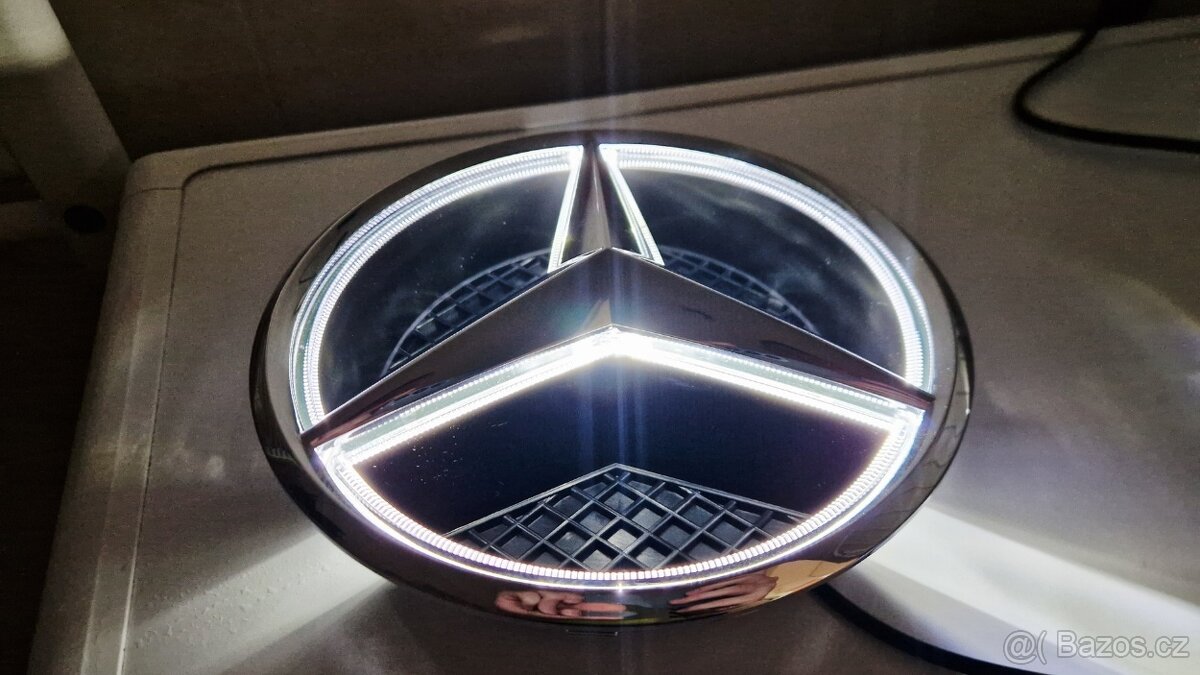Podsvícené Logo Mercedes-Benz