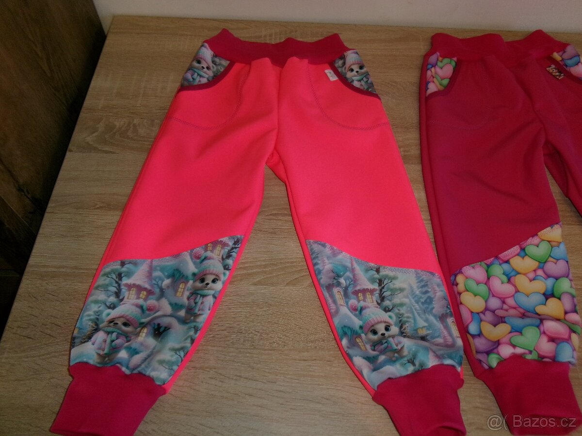 Zimní nové softshellové kalhoty s kapsama vel.98-104