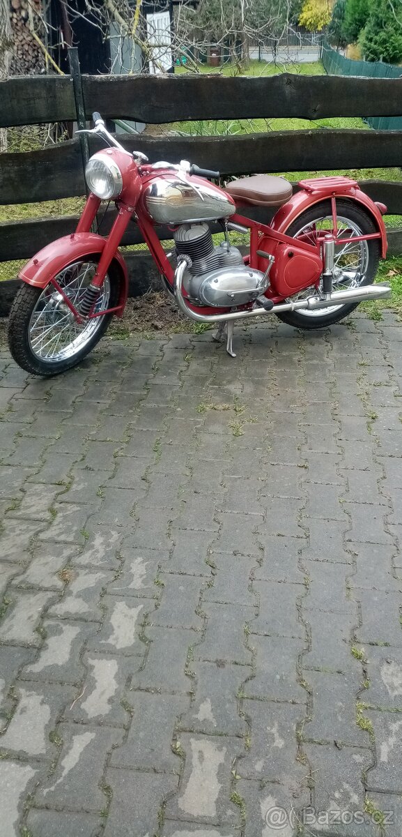 Jawa 250 perák