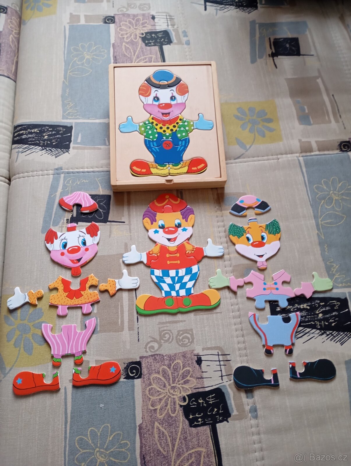 Dřevěné puzzle šatní skříň klaun