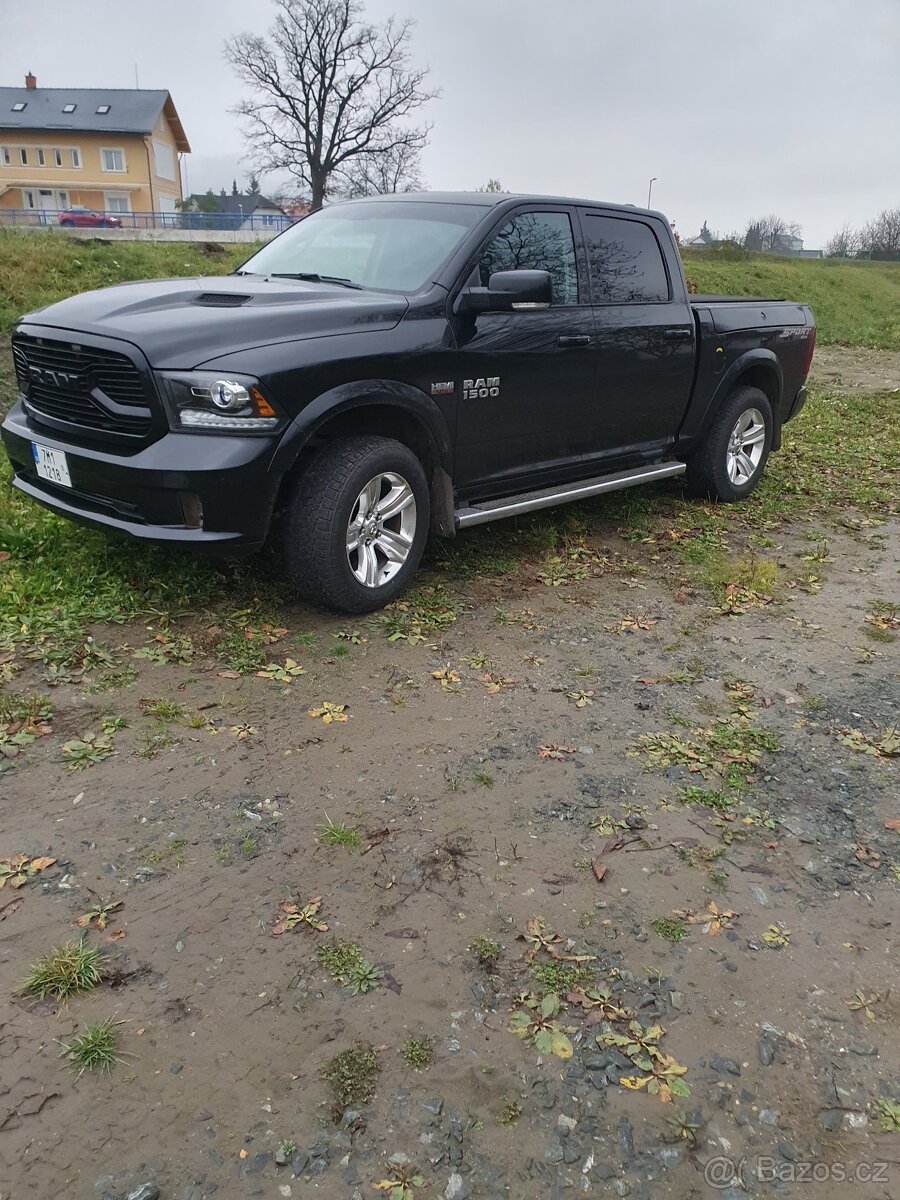 Prodám Dodge ram 1500